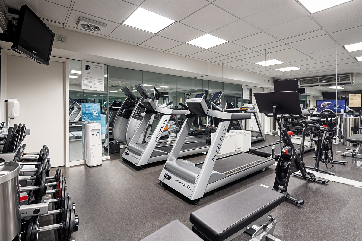 Photo for 985 5th AVENUE - 985 5th Avenue Rental Building in Upper East Side, Manhattan