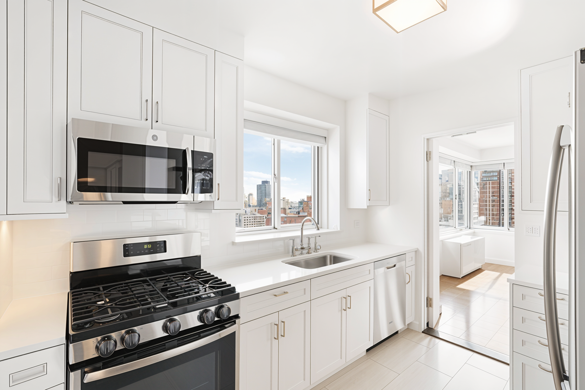 Photo for 254 East 68th Street - 254 East 68th Street Rental Building in Lenox Hill, Manhattan