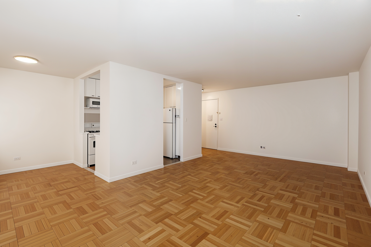 Photo for 150 East 18th Street - 150 East18th Street Rental Building in Gramercy Park, Manhattan