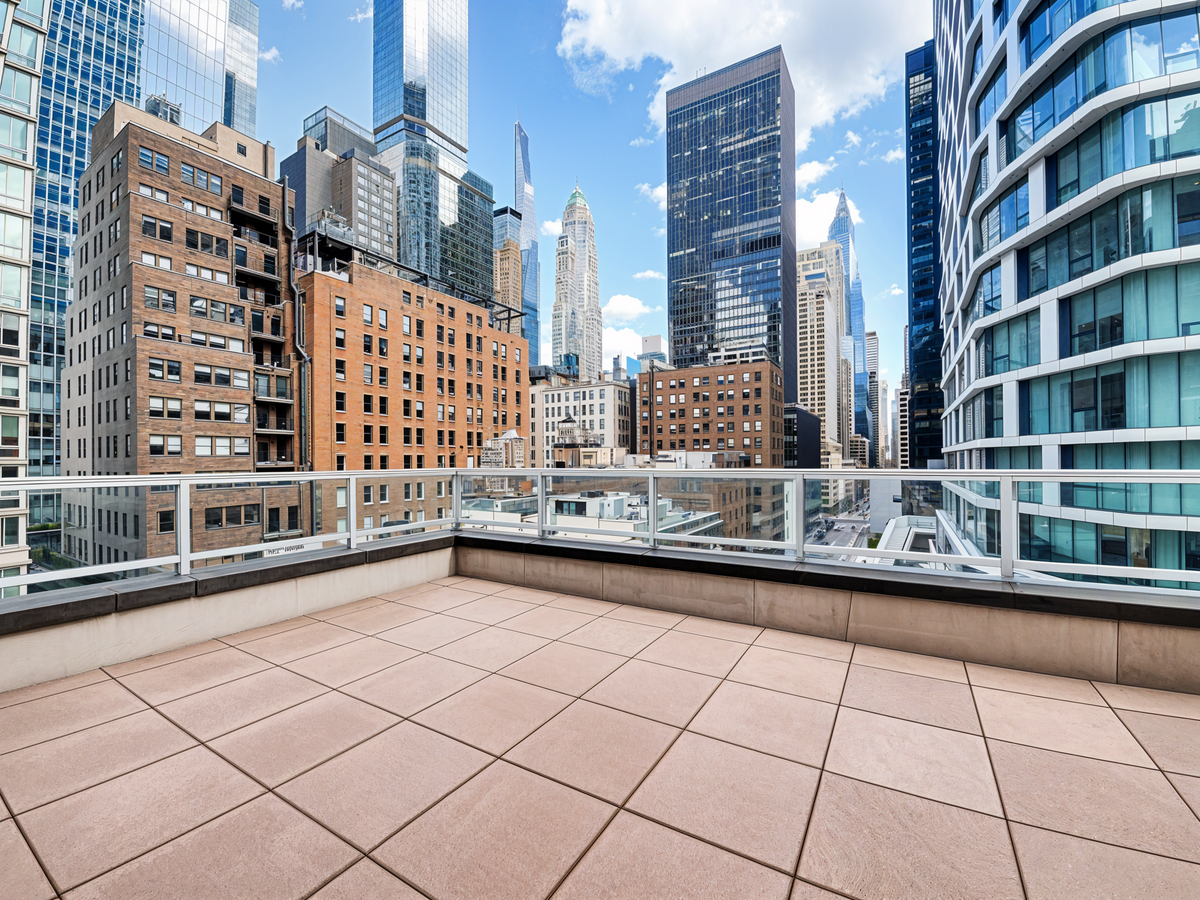 Photo for 888 8th Avenue - 870 8 AVENUE Rental Building in Midtown, Manhattan