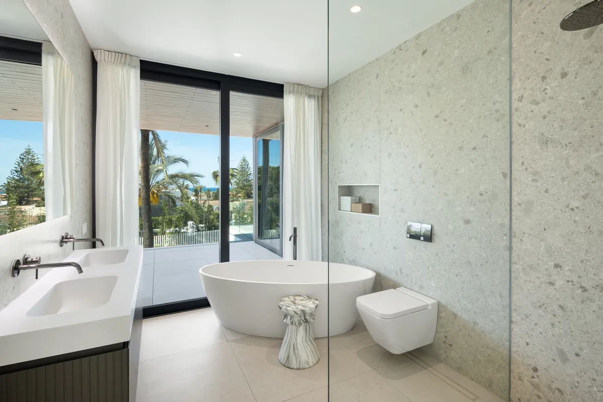 Listing image no 6 at Marbella East 