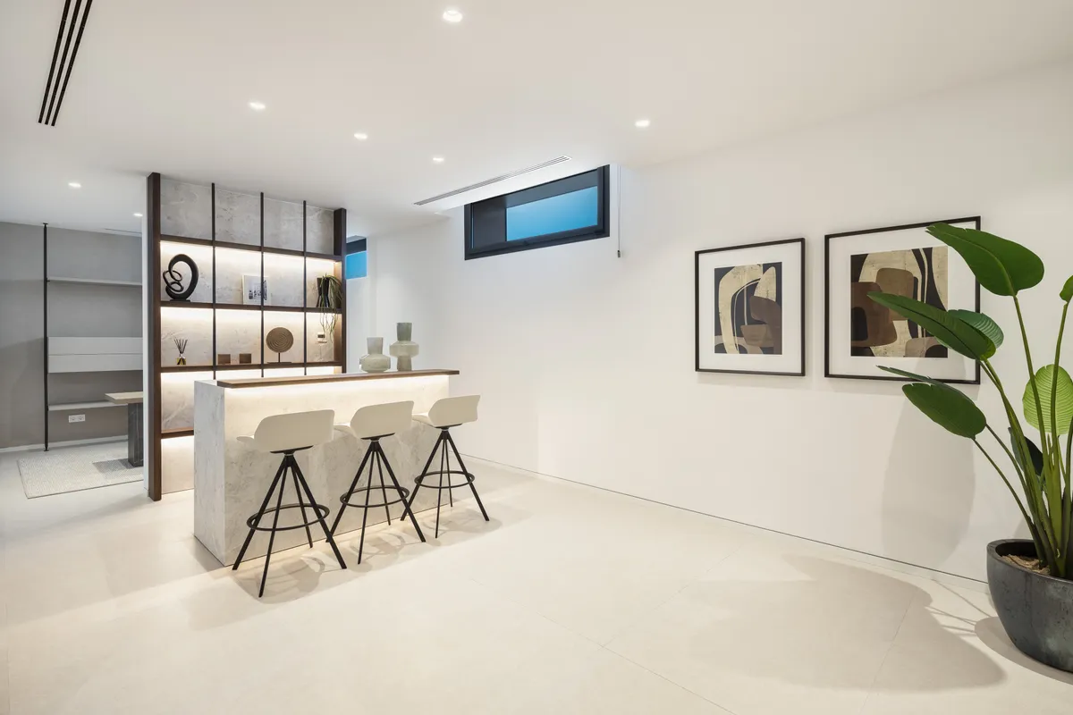 Listing image no 8 at Marbella East 