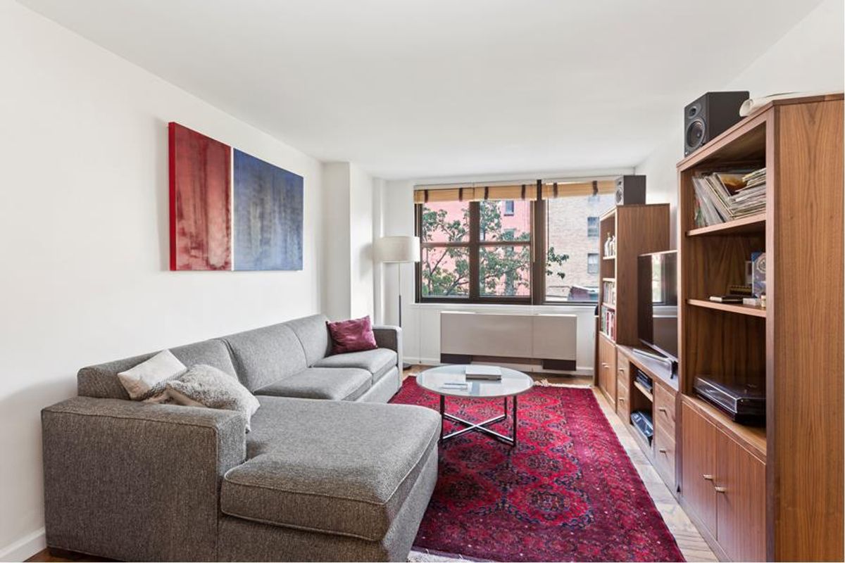 Photo for  Gramercy Plaza  - 130 EAST 18 STREET Cooperative in Gramercy Park, Manhattan