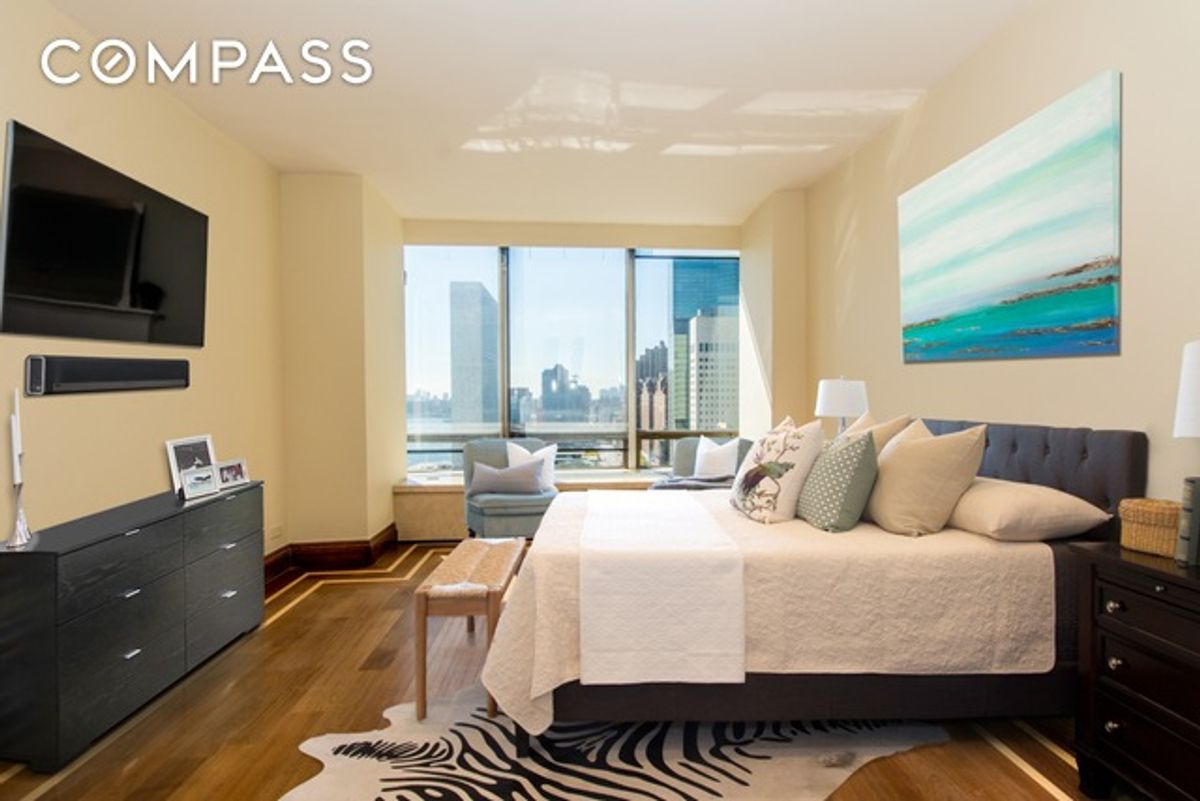 Photo for  United Nations Plaza  - 860 UNITED NATIONS PLAZA Cooperative in Turtle Bay, Manhattan