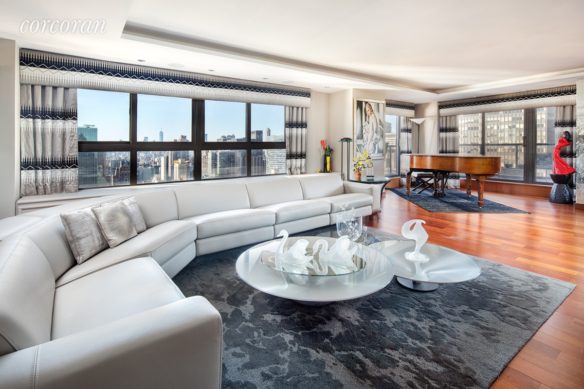 Photo for 100 United Nations Plaza - 100 1 AVENUE Condominium in Midtown East, Manhattan
