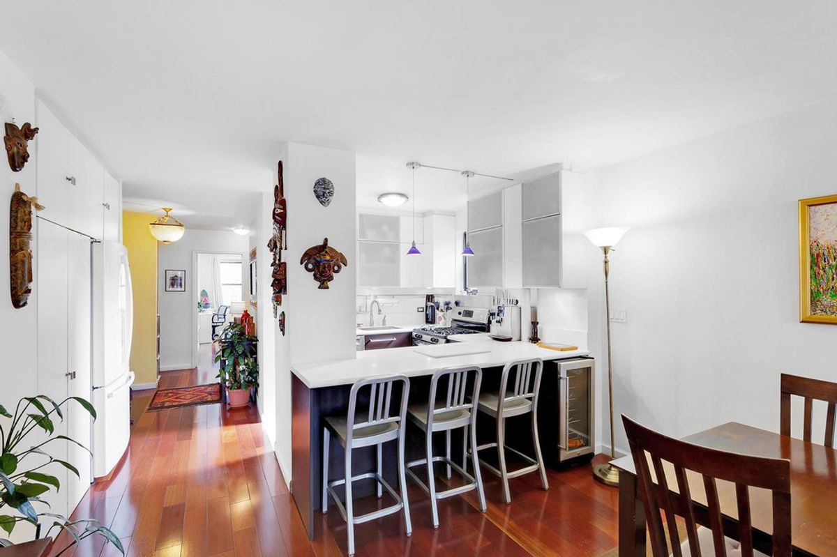 Photo for 200 East 24th Street - 309 3 AVENUE Cooperative in , Manhattan
