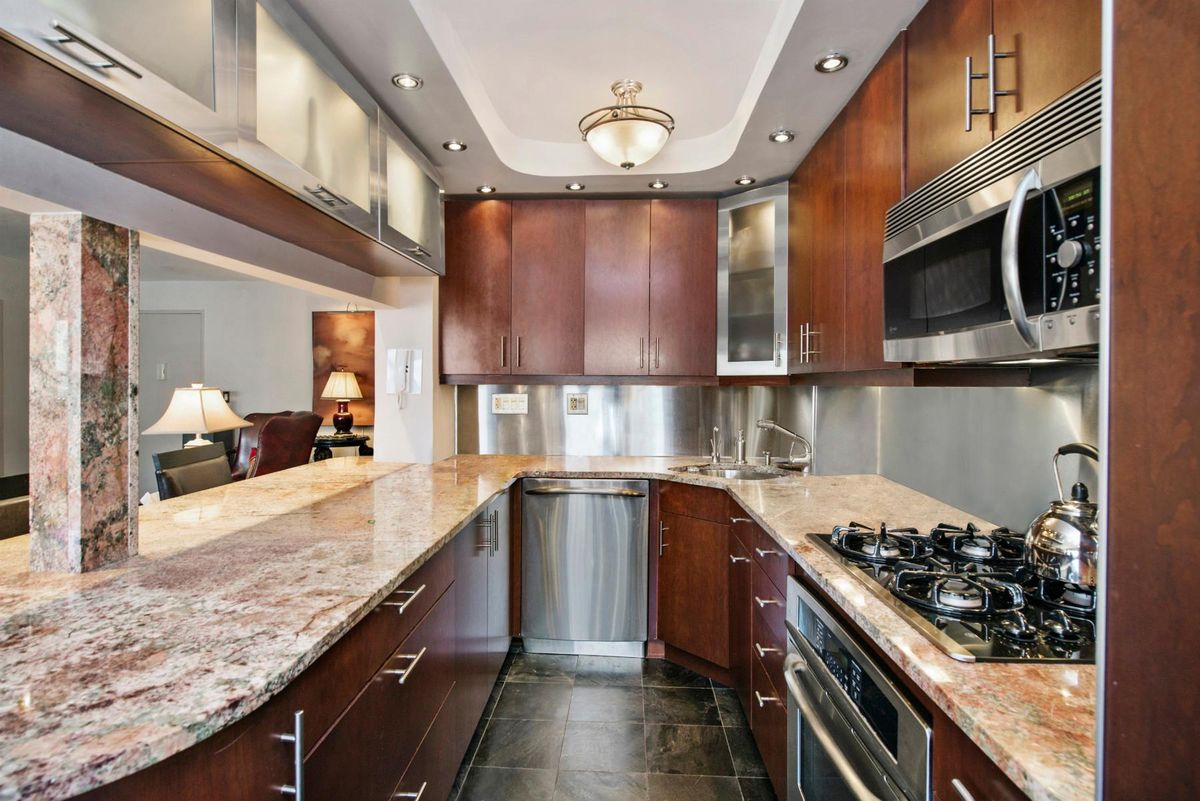Photo for 150 East 61st Street - 150 East 61st Street Cooperative in Lenox Hill, Manhattan
