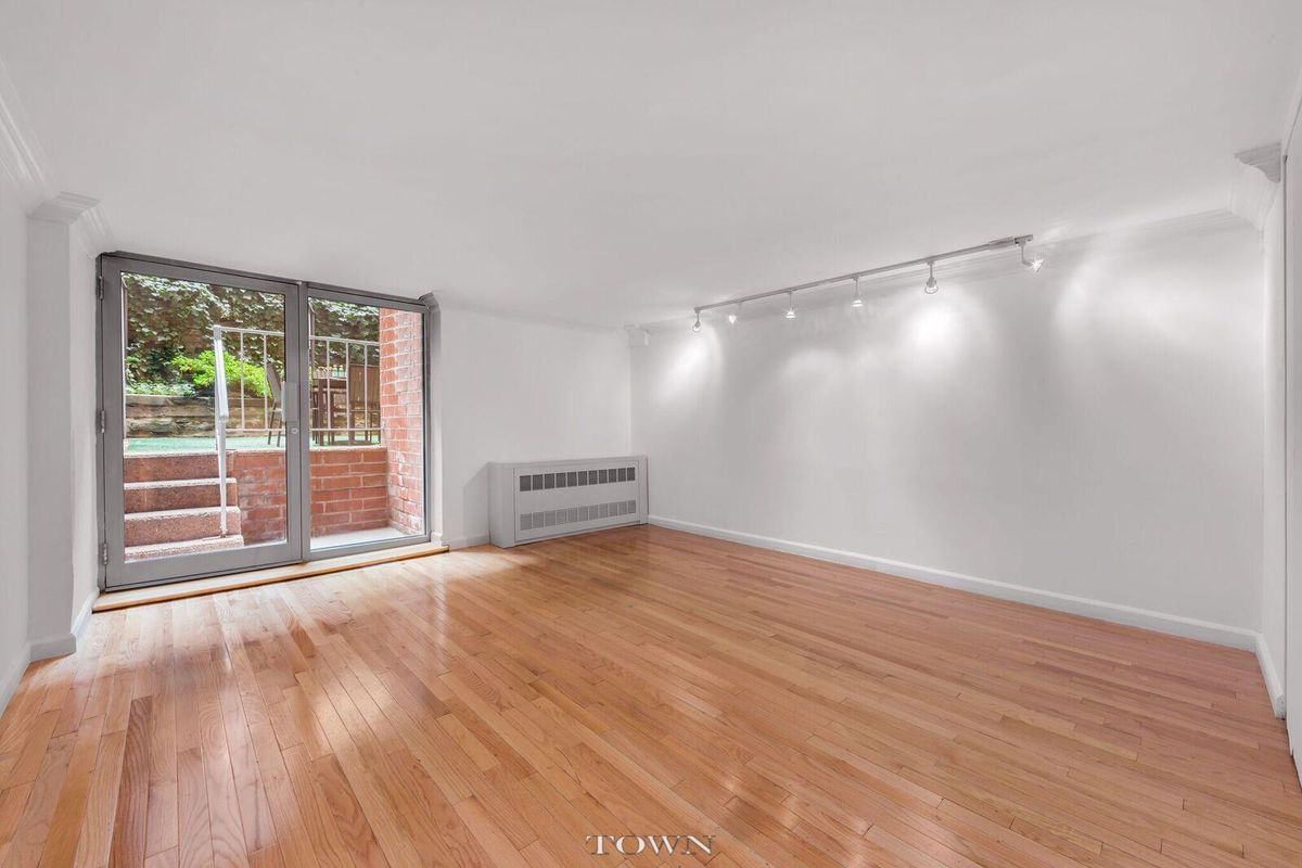 Photo for  184 Thompson Street  - 184 Thompson Street Condominium in Greenwich Village, Manhattan