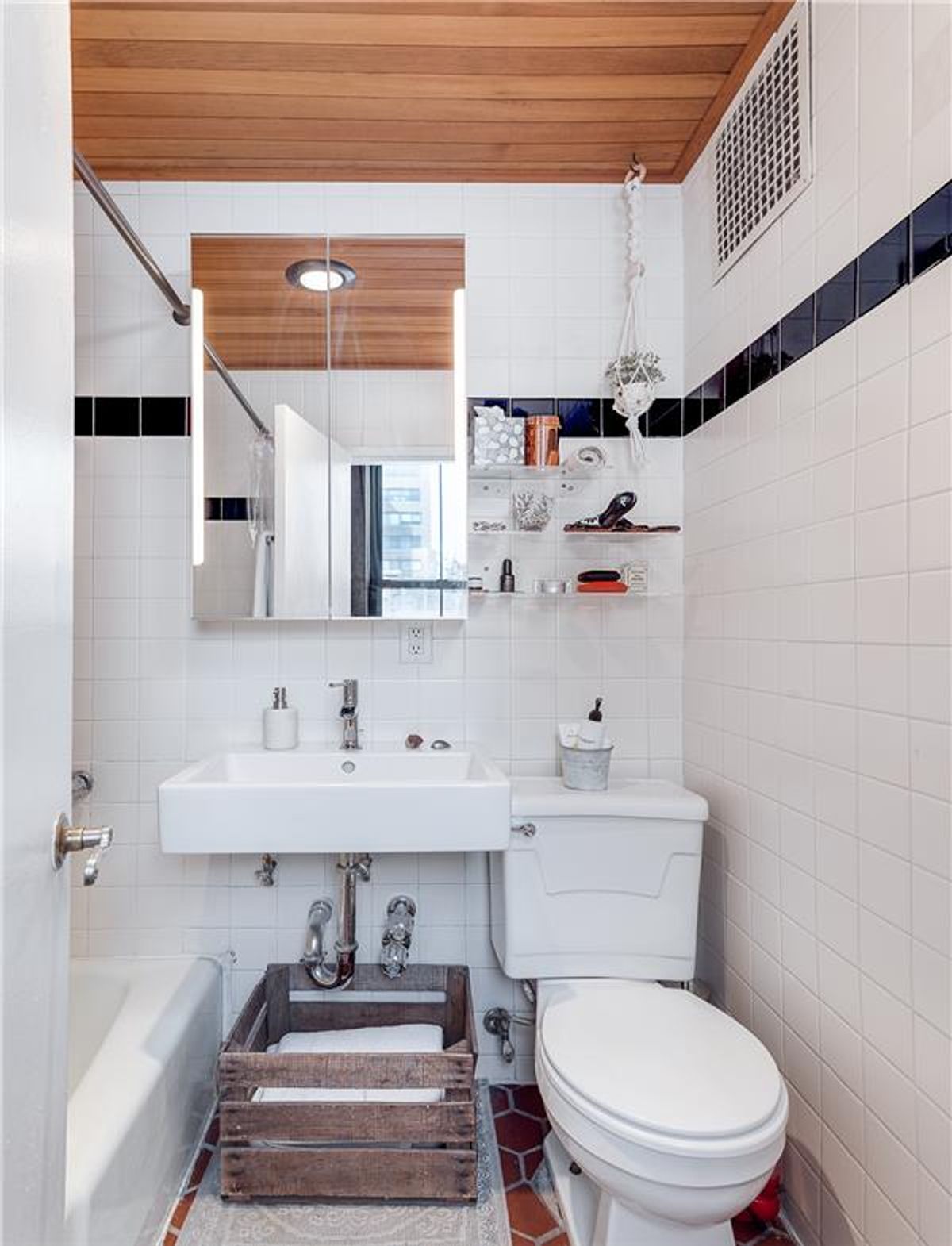 Photo for 221 WEST 21 STREET - 221 WEST 21 STREET Cooperative in Chelsea, Manhattan