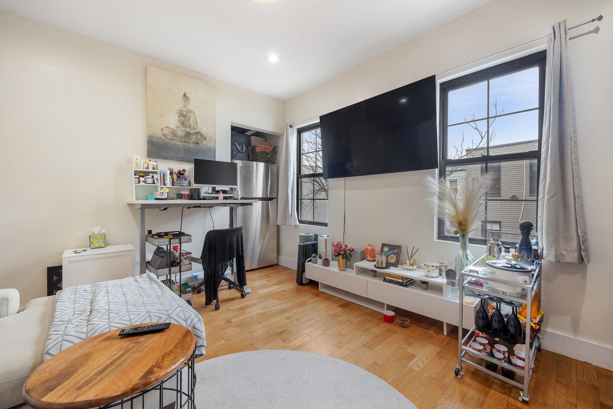 118 Kingsland Avenue East Williamsburg Brooklyn NY 11222