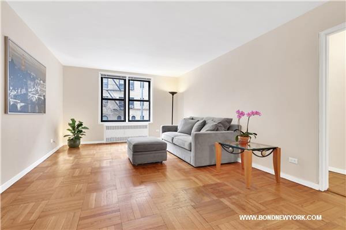 Photo for  330 East 80th Street  - 330 EAST 80 STREET Cooperative in Upper East Side, Manhattan