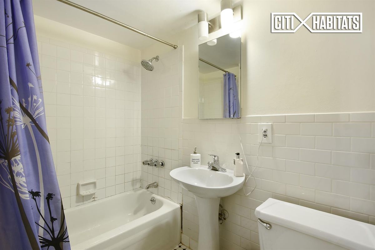 Photo for  The Sage House  - 4 LEXINGTON AVENUE Cooperative in Gramercy Park, Manhattan