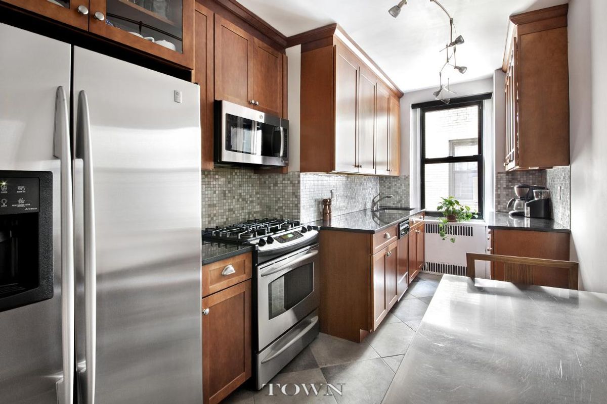 Photo for  350 East 77th Street  - 350 EAST 77 STREET Cooperative in Upper East Side, Manhattan