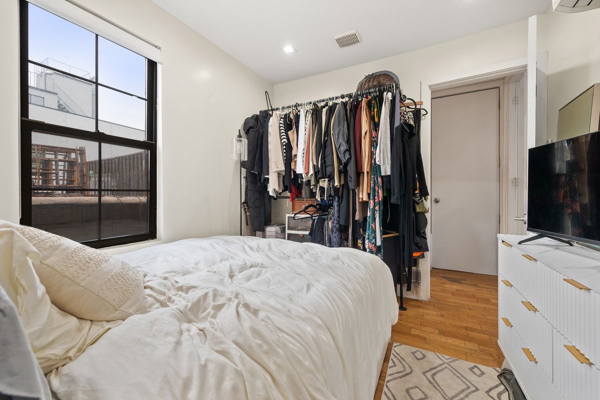 118 Kingsland Avenue East Williamsburg Brooklyn NY 11222