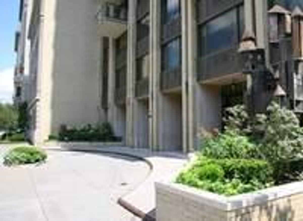 Photo for 985 5th AVENUE - 985 5th Avenue Rental Building in Upper East Side, Manhattan