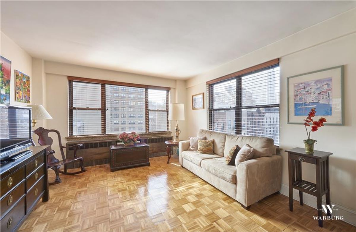 Photo for  80 East End Avenue  - 80 EAST END AVENUE Cooperative in Upper East Side, Manhattan