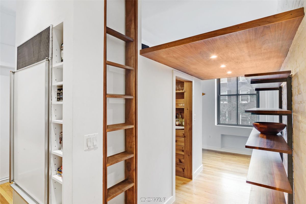 Photo for  256 WEST 21 STREET  - 256 WEST 21 STREET Cooperative in Chelsea, Manhattan