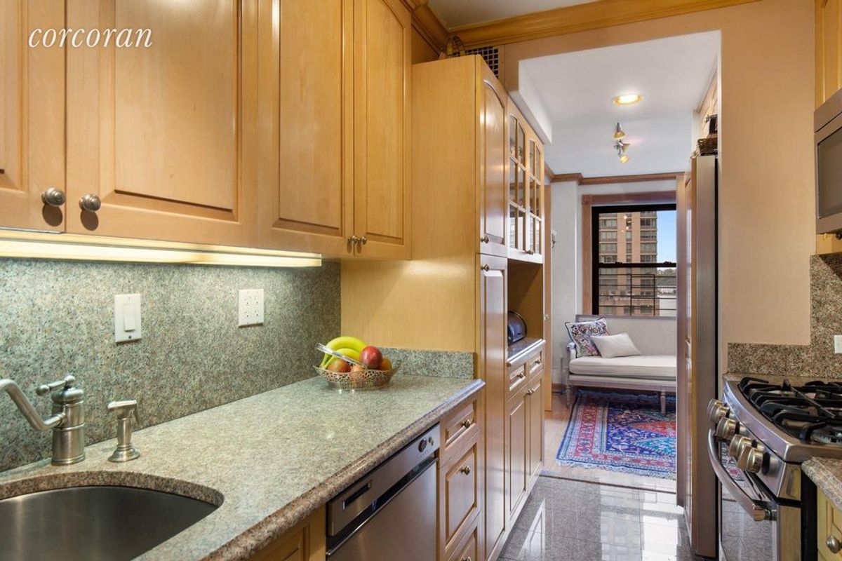 Photo for Lincoln Towers - 165 West End Avenue Condominium in Upper West Side, Manhattan