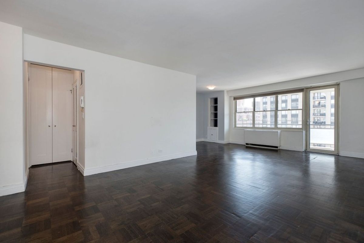 Photo for The Park Lane - 1510 3rd Avenue Rental Building in Upper East Side, Manhattan