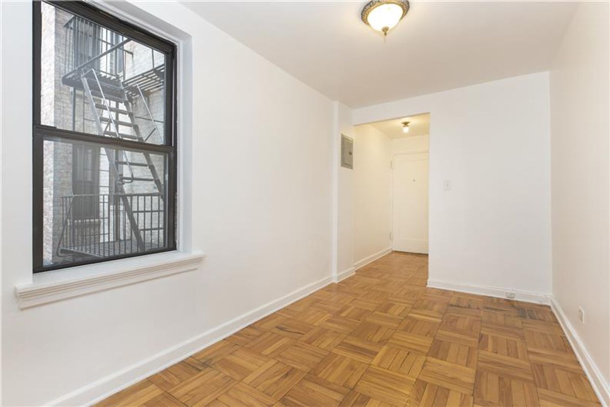 Photo for 305 West 18th Street - 305 WEST 18 STREET Condominium in Chelsea, Manhattan