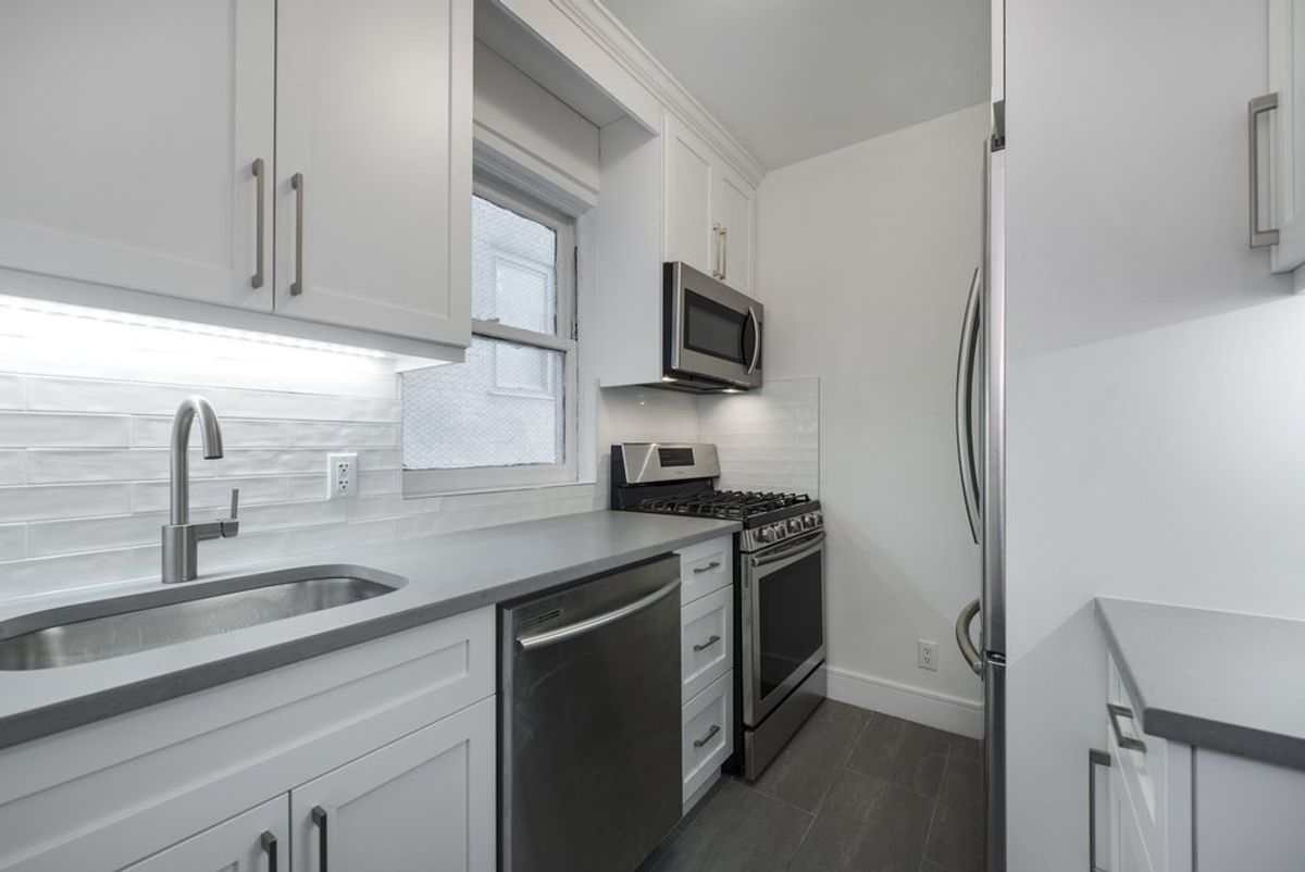 Photo for 35 East 35th Street - 35 East 35th Street Rental Building in Murray Hill, Manhattan