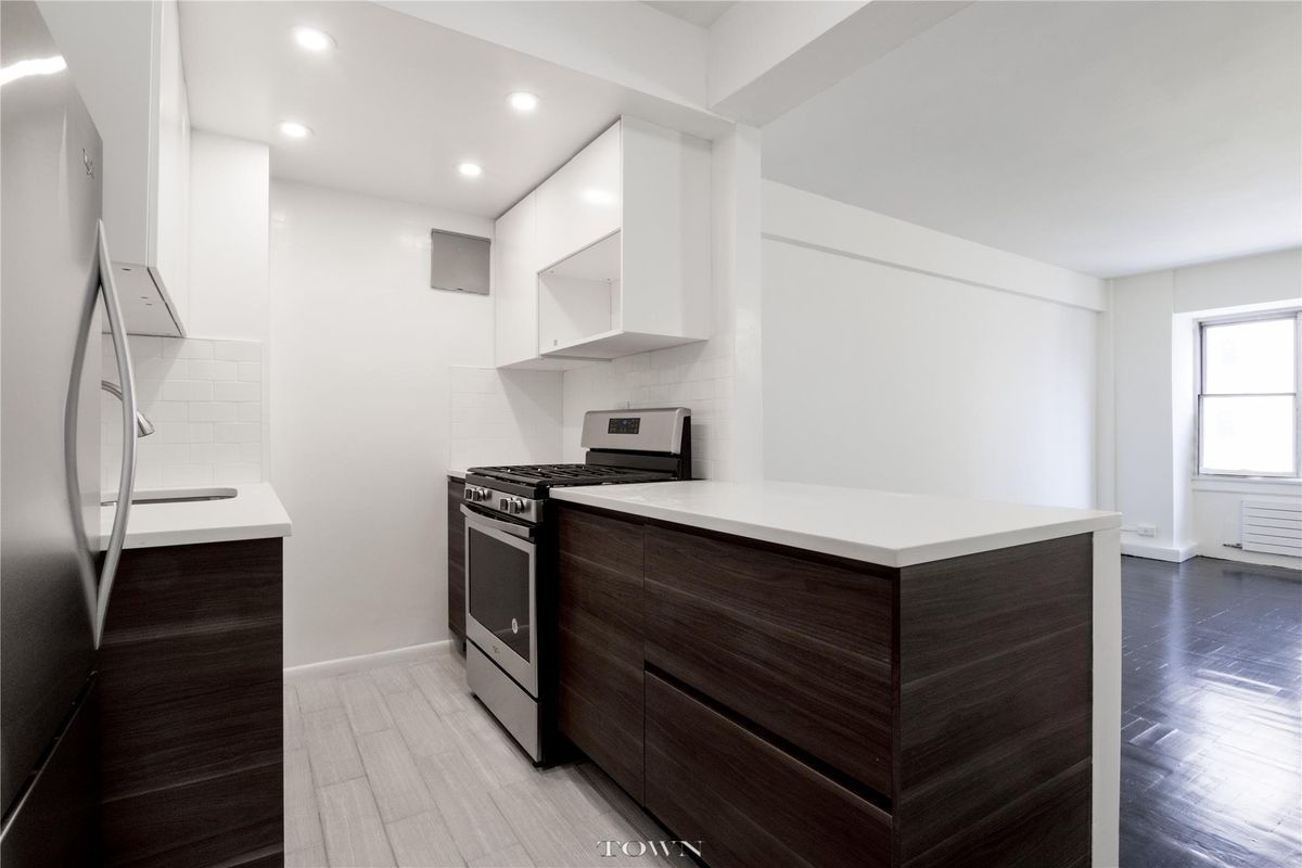 Photo for  288 Lexington Avenue  - 288 LEXINGTON AVENUE Cooperative in Murray Hill, Manhattan