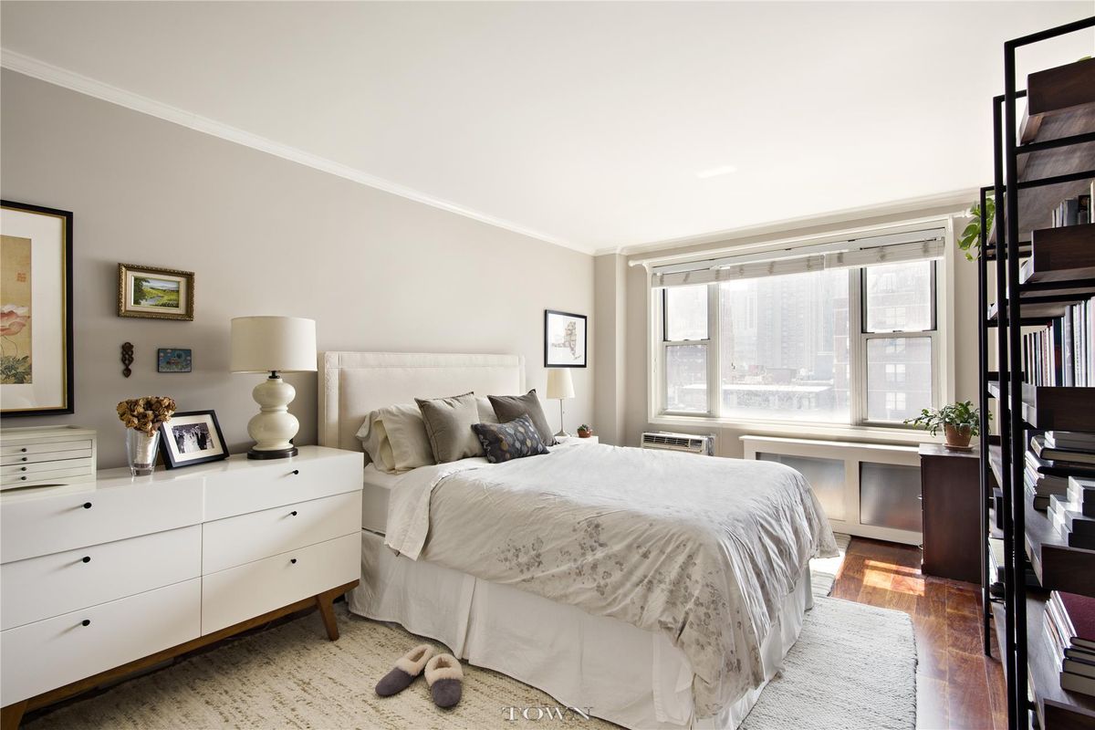 Photo for  The Pembroke  - 435 EAST 77 STREET Cooperative in Upper East Side, Manhattan