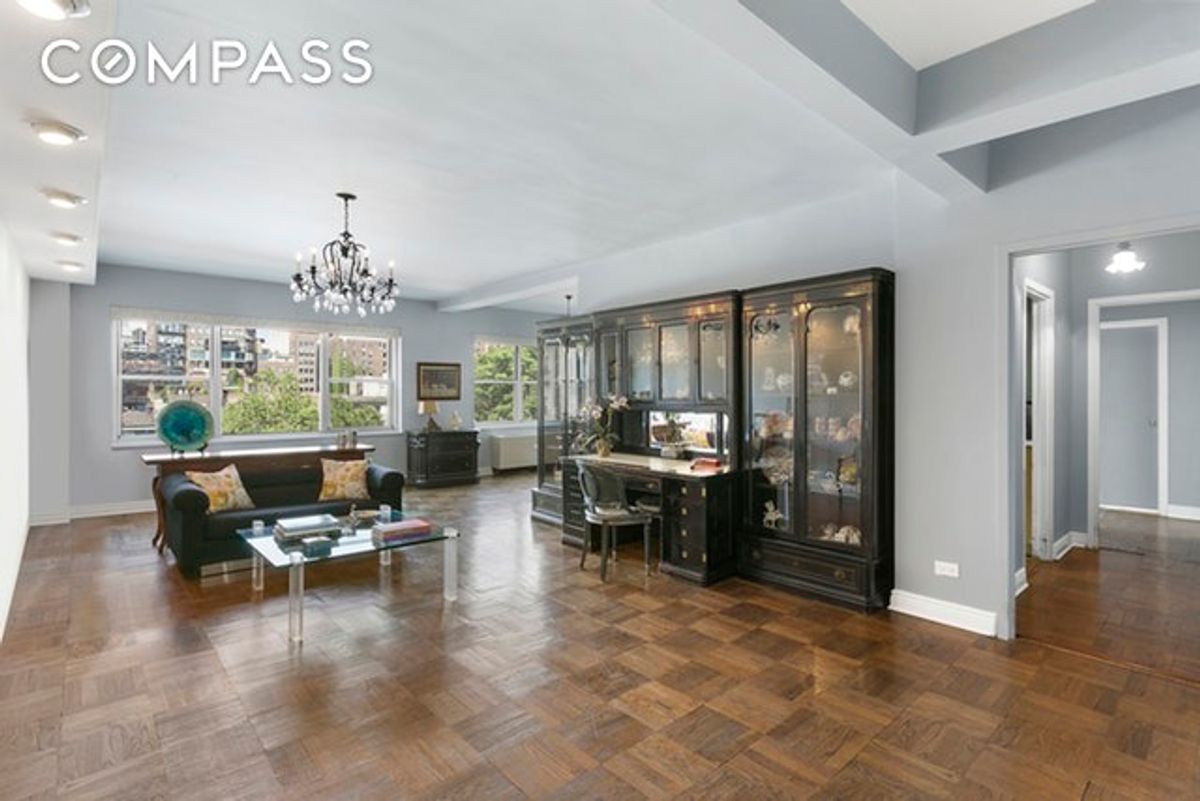 Photo for  The Brevoort  - 9 5 AVENUE Cooperative in Greenwich Village, Manhattan