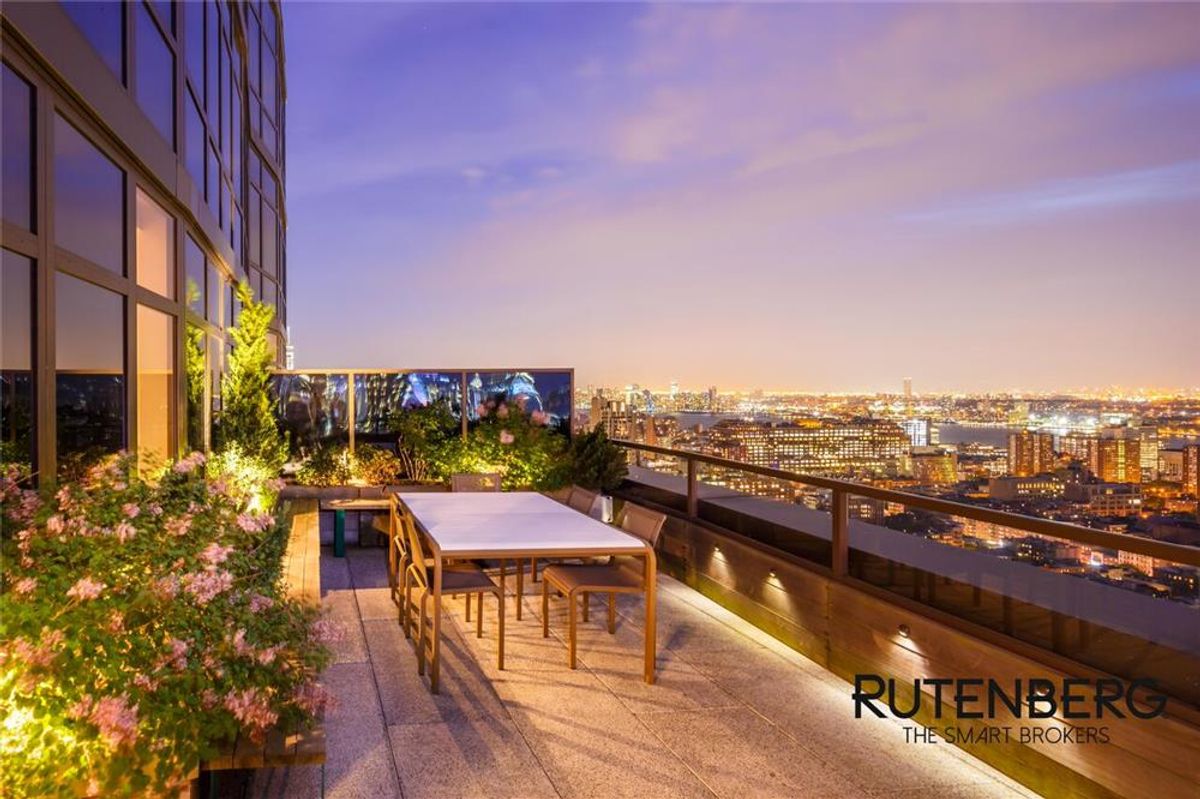 Photo for Chelsea Stratus - 101 WEST 24 STREET Condominium in Chelsea, Manhattan