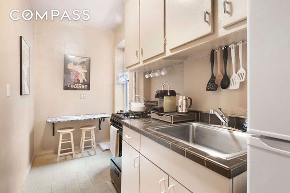 Photo for  The Chelsea Warren  - 147 WEST 20 STREET Cooperative in Chelsea, Manhattan