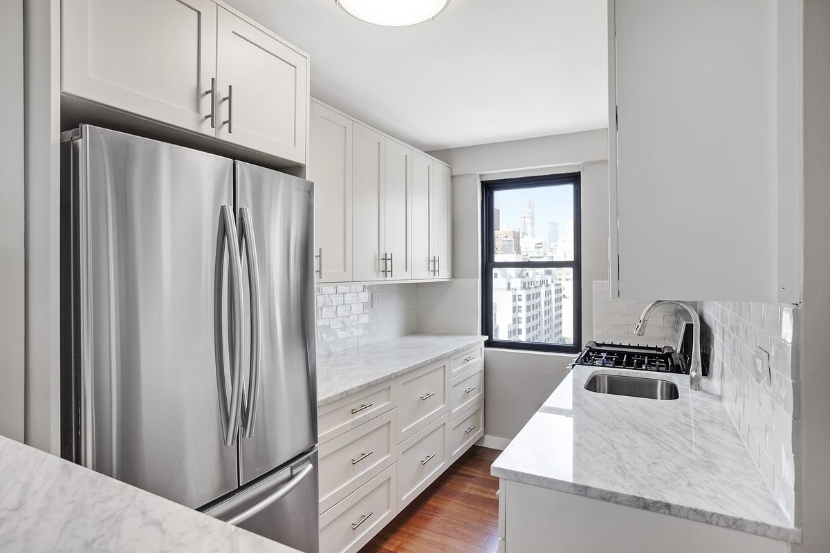 Photo for  301 East 63rd Street  - 1202 2 AVENUE Cooperative in Lenox Hill, Manhattan