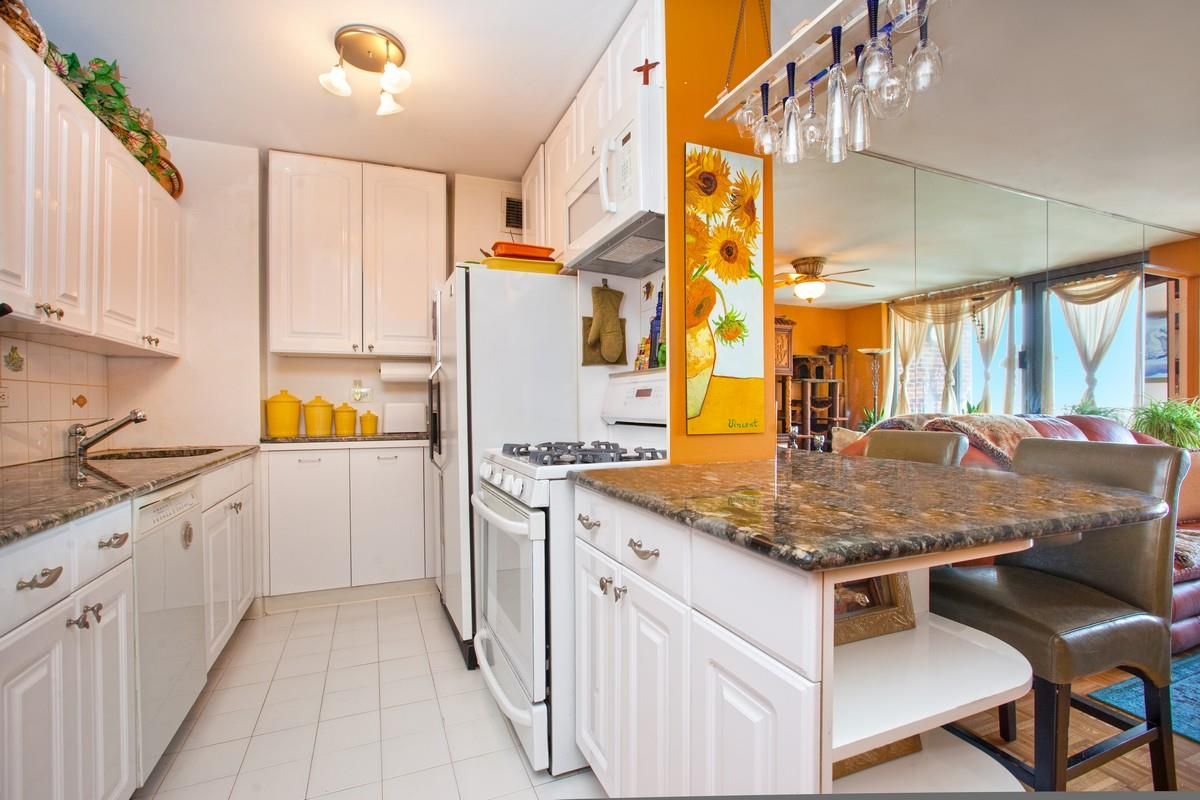 Photo for  The Cove Club  - 2 SOUTH END AVENUE Condominium in Battery Park City, Manhattan