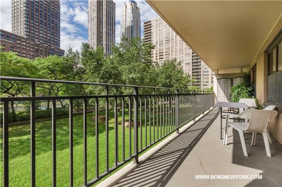 Photo for Lincoln Towers - 165 West End Avenue Condominium in Upper West Side, Manhattan