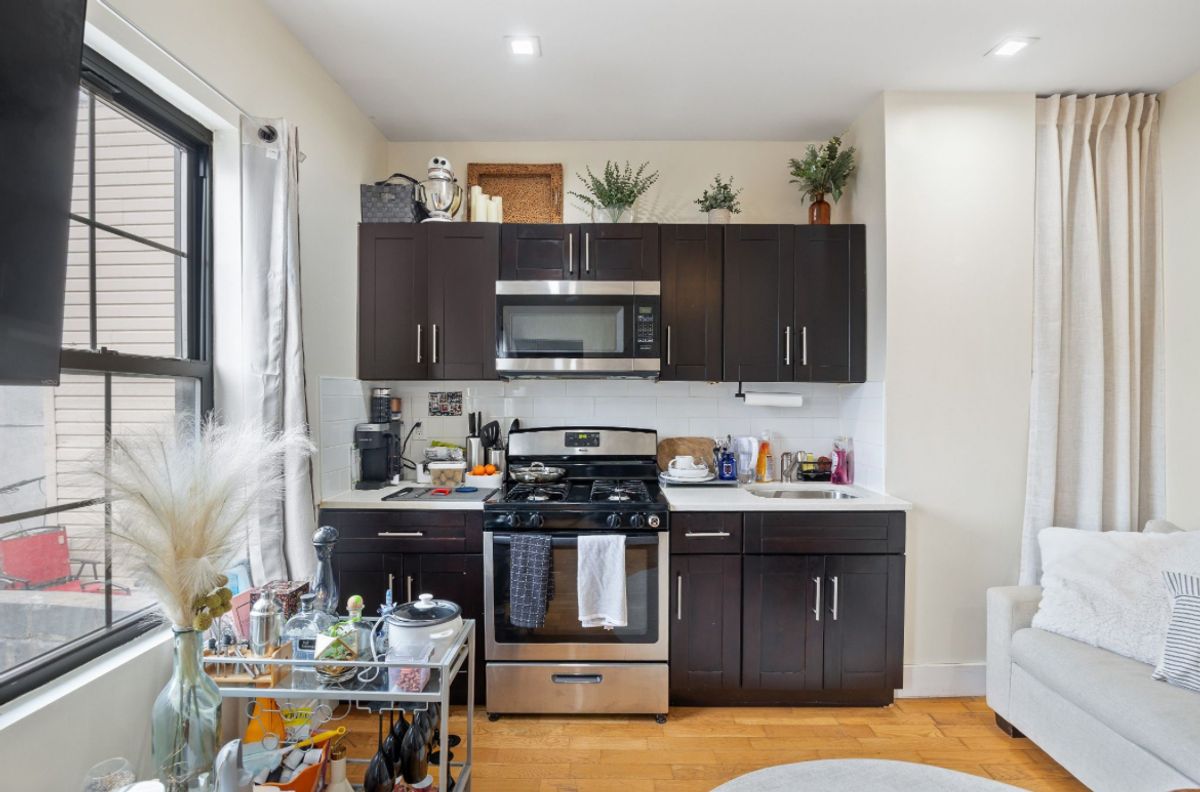 118 Kingsland Avenue East Williamsburg Brooklyn NY 11222