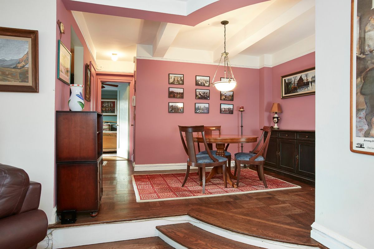 Photo for  565 West End Avenue  - 565 WEST END AVENUE Cooperative in Upper West Side, Manhattan