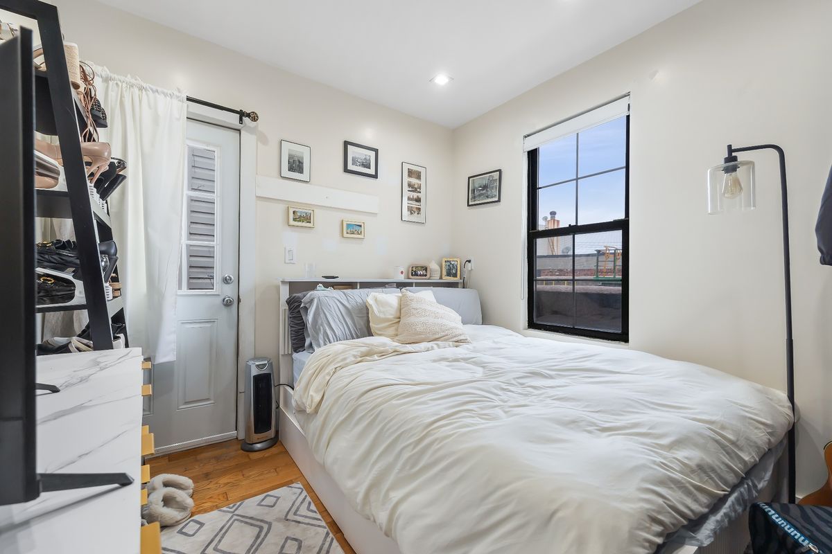 118 Kingsland Avenue East Williamsburg Brooklyn NY 11222