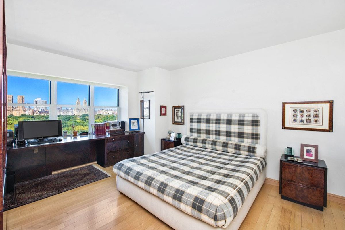Photo for  900 5TH AVENUE  - 900 5 AVENUE Cooperative in Upper East Side, Manhattan