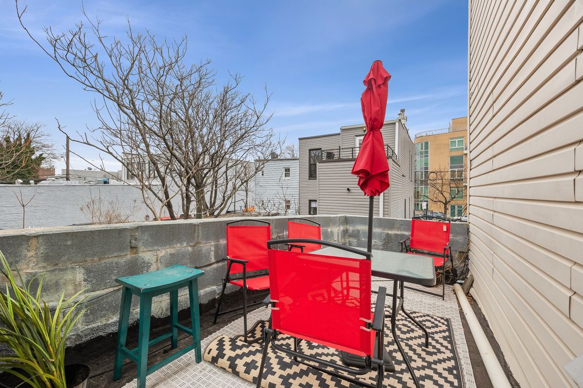 118 Kingsland Avenue East Williamsburg Brooklyn NY 11222