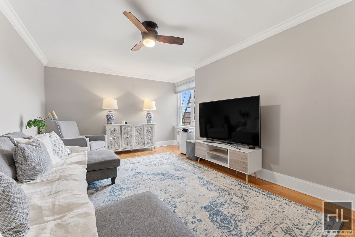 39-60 52nd Street 6D Sunnyside Gardens Queens NY 11377