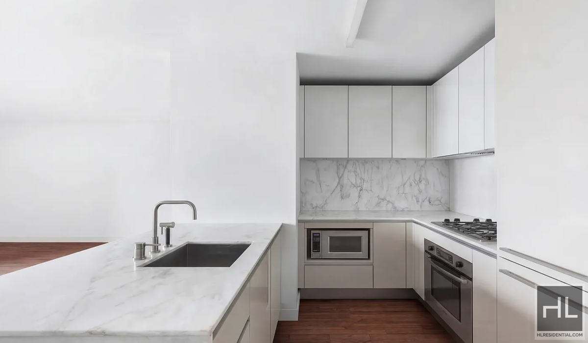 322 West 57th Street 47V Clinton New York NY 10019