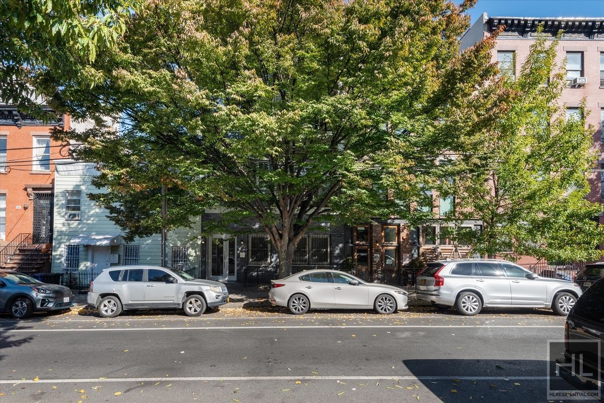 727 Dean Street 2F Prospect Heights Brooklyn NY 11238