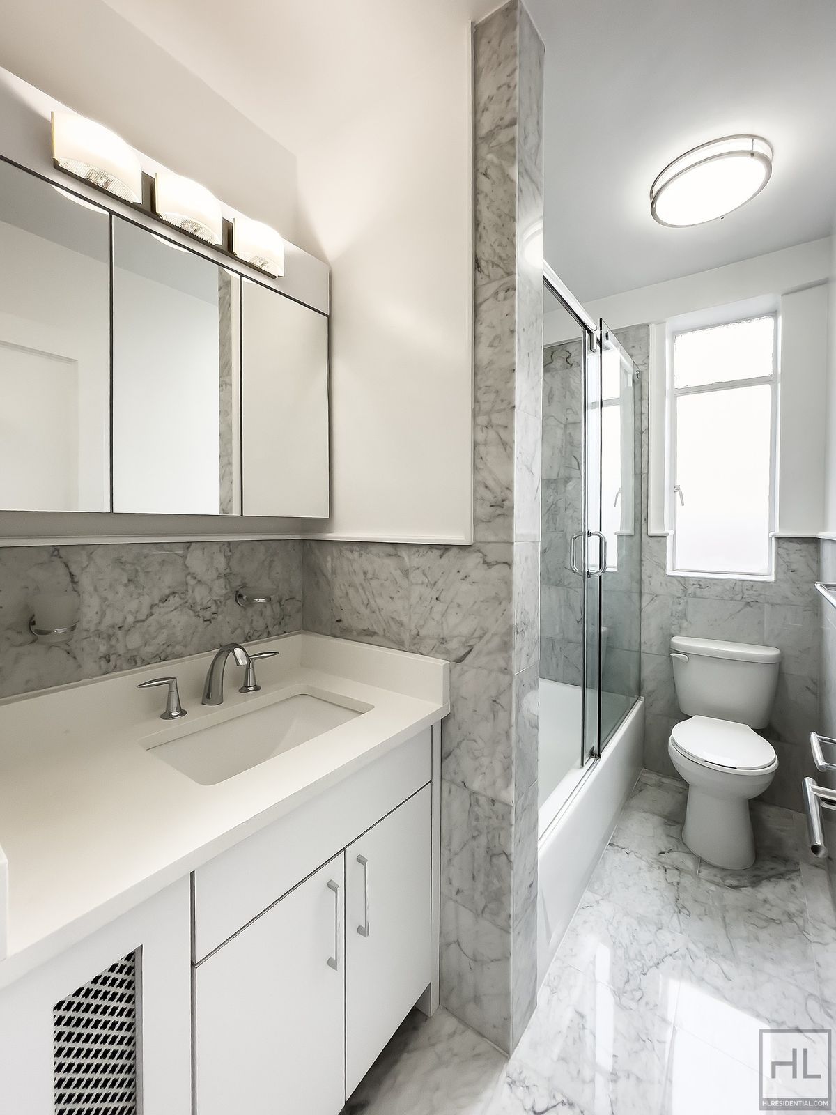 Photo for  20 5th AVENUE  - 20 5 AVENUE Rental Building in Greenwich Village, Manhattan