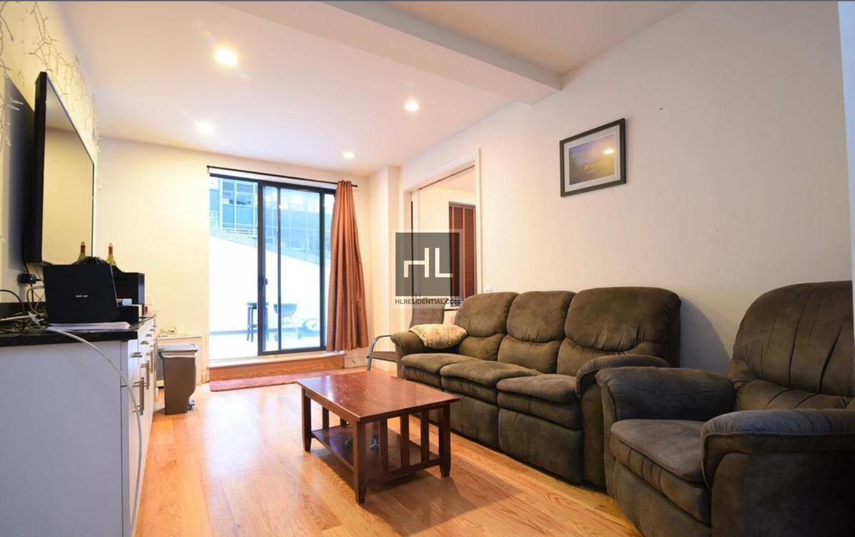 Photo for 140 East 46th Street - 140 East 46th Street Rental Building in Turtle Bay, Manhattan