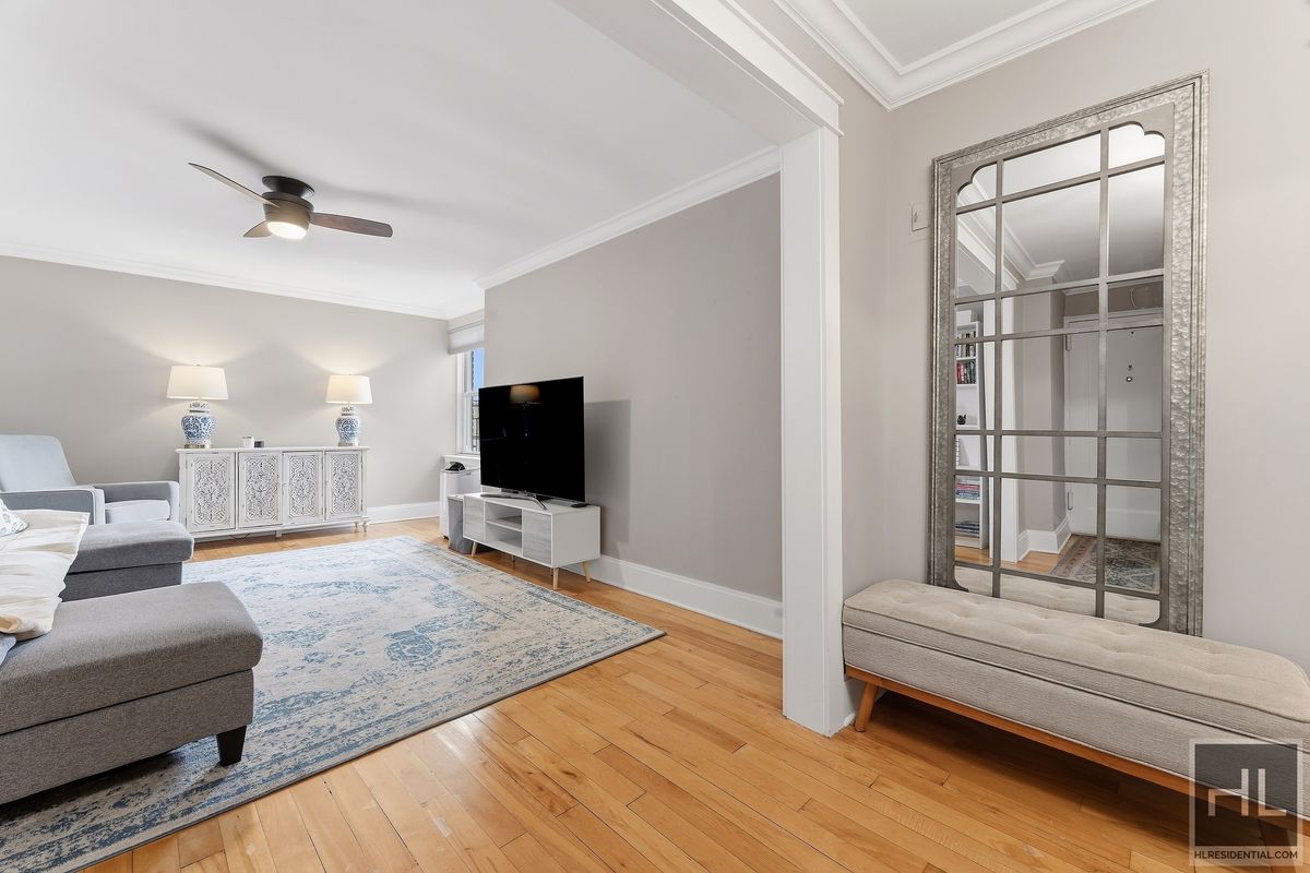 39-60 52nd Street 6D Sunnyside Gardens Queens NY 11377