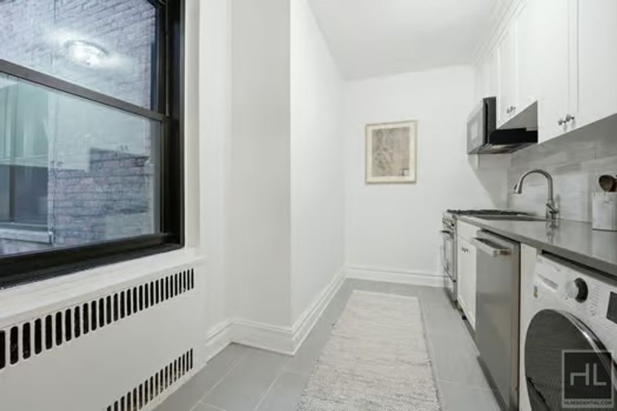 160 East 3rd Street 2F E. Greenwich Village New York NY 10009