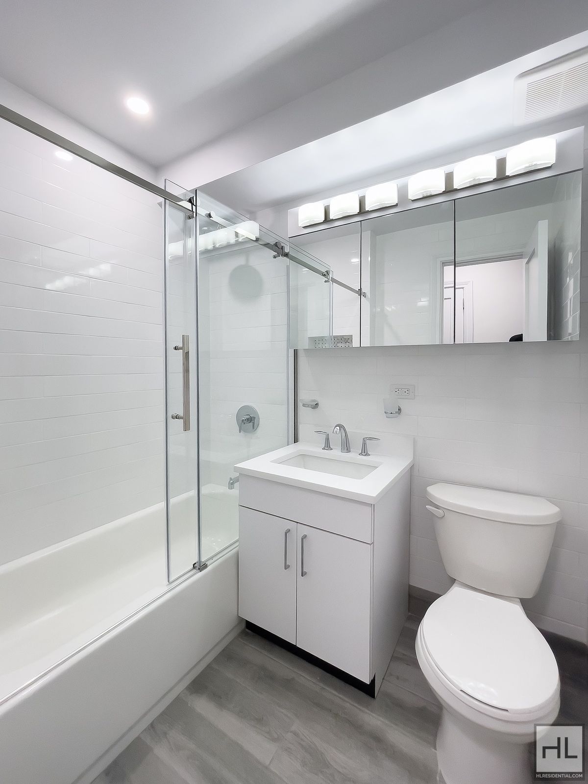 Photo for  157 EAST 57th Street  - 157 EAST 57th STREET Rental Building in Sutton Place, Manhattan