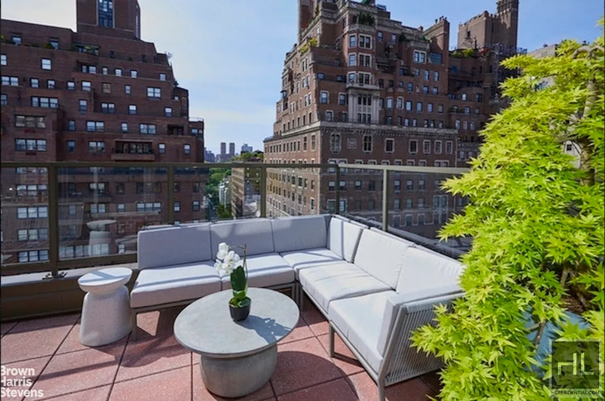Photo for 715 Park Avenue - 715 PARK AVENUE Condominium in Upper East Side, Manhattan