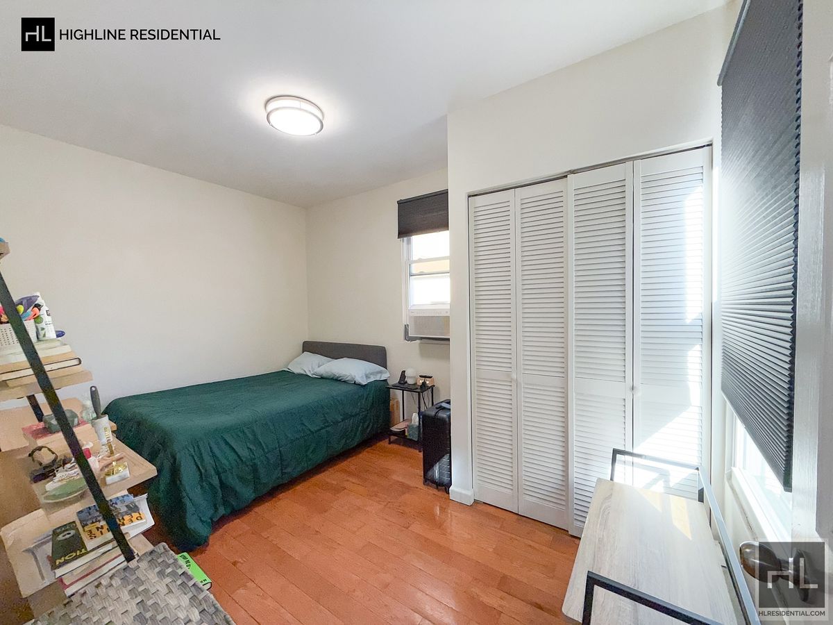 34-42 9th Street 2 R Seaside Queens NY 11106