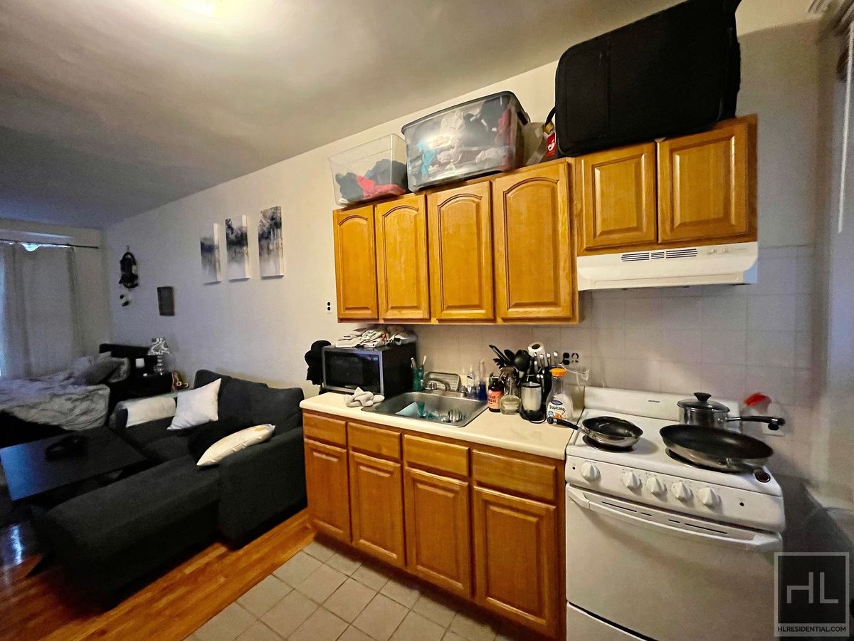 Photo for 34-38 42 STREET - 34-38 42 STREET Rental Building in Long Island City, Queens