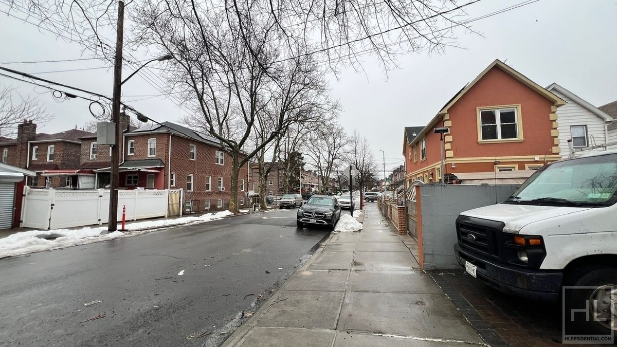 718 East 39th Street 1 Farragut Brooklyn NY 11203